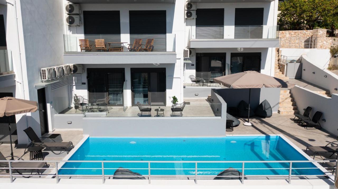 Clelia'S And Dione'S Design Studios Swimming Pool ニキアナ エクステリア 写真