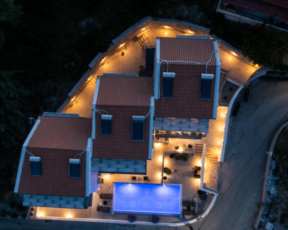 Clelia'S And Dione'S Design Studios Swimming Pool ニキアナ エクステリア 写真